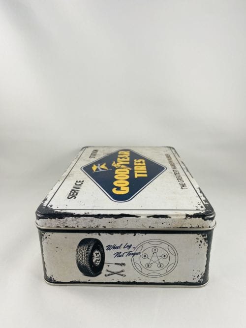 Boîte à sucres, gâteaux, papiers... Good Year