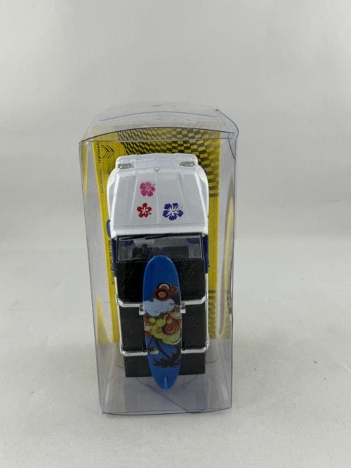 Citroën Mehari blanche hippie planche de surf bleue