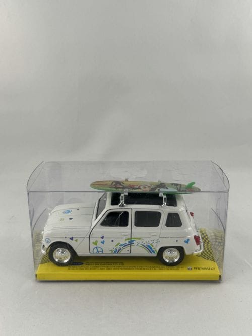 Renault 4L blanche hippie planche de surf verte