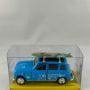Renault 4L bleue hippie planche de surf verte
