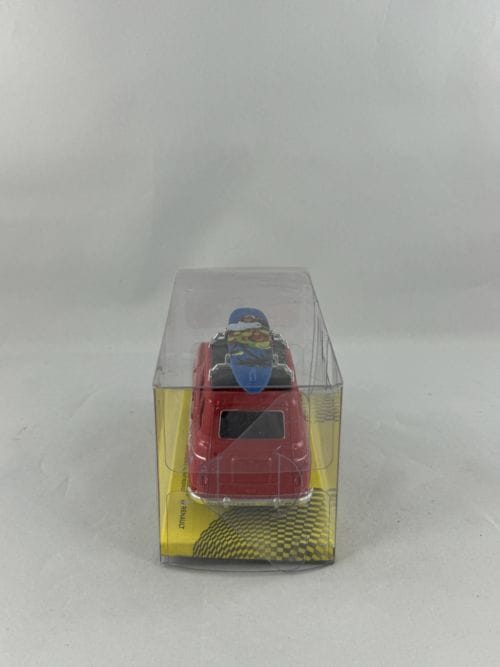 Renault 4L rouge hippie planche de surf bleue