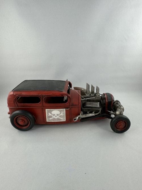Voiture dragster rouge - cheminées supérieures au capot
