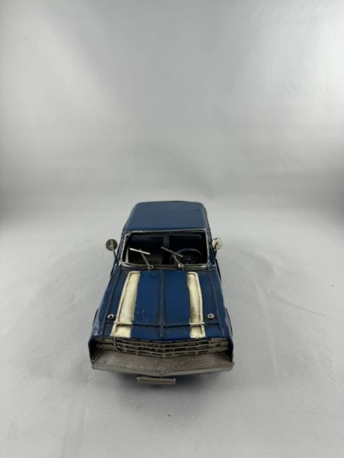 Voiture américaine Chevrolet Camaro bleue