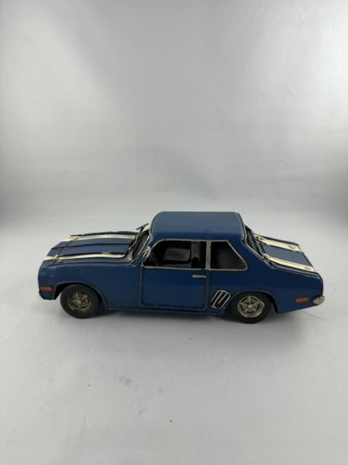 Voiture américaine Chevrolet Camaro bleue