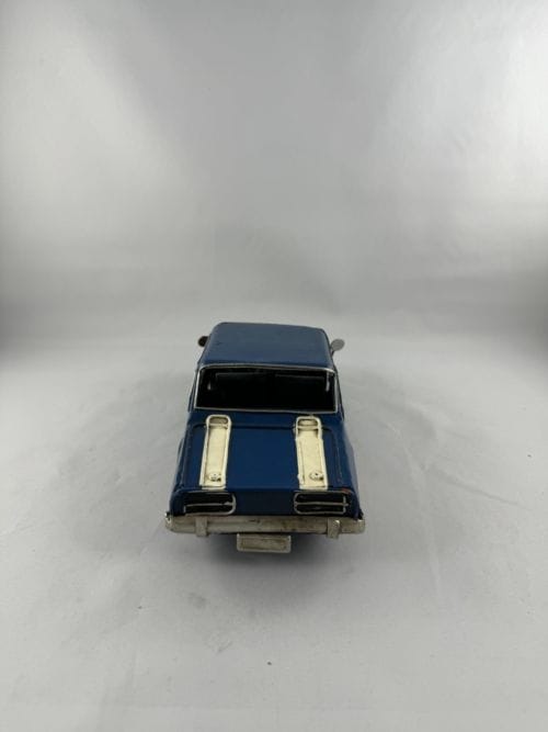 Voiture américaine Chevrolet Camaro bleue