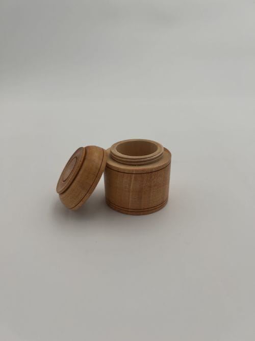 Petite boîte en bois ronde
