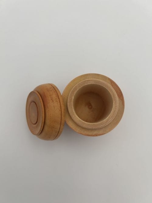 Petite boîte en bois ronde