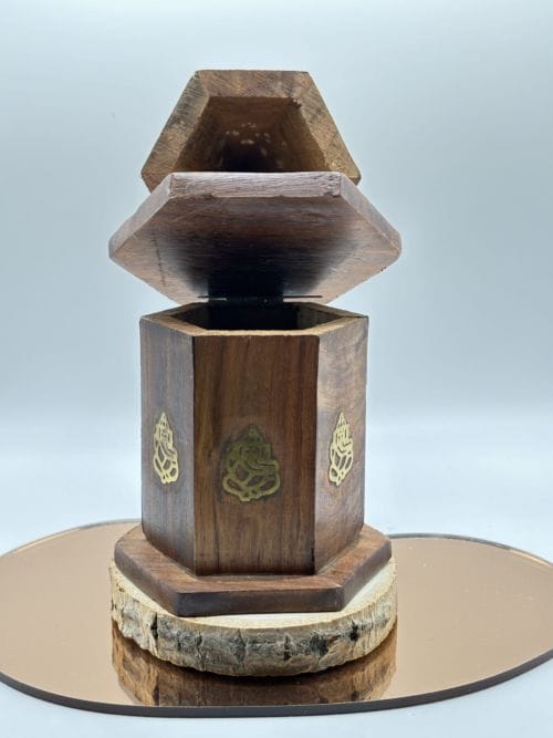 Boite en bois couvercle pagode