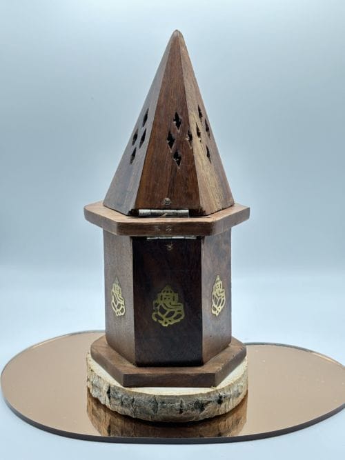 Boite en bois couvercle pagode