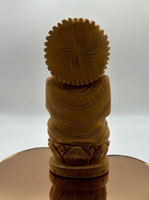 Statuette de Bouddha en bois taillée main
