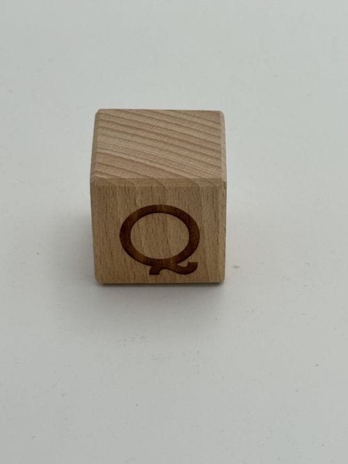 Lettre en Bois - Q