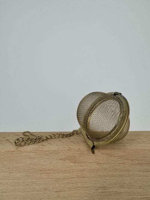 Infuseur de thé avec chaine en inox doré