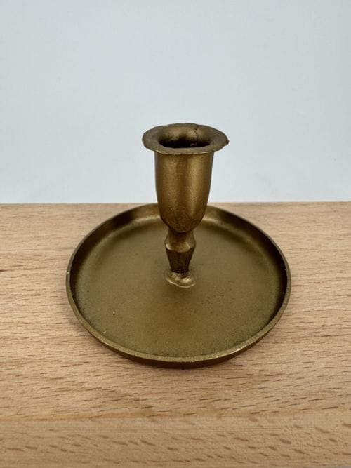 "Petit Bougeoir en Laiton Doré – Élégance et Charme Intemporel "
