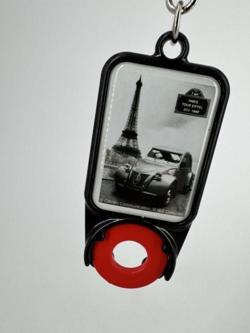 Portes-clés avec jeton Citroën 2CV Paris Tour Eiffel 1948