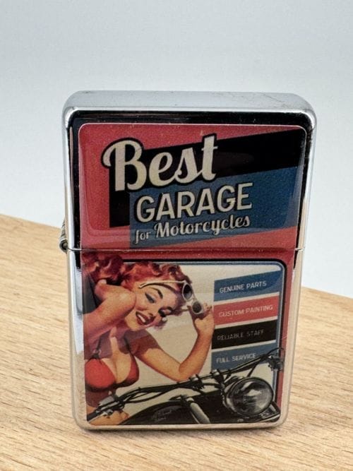 Briquet tempête Moto Best Garage for Motorcycles Pin Up rouge