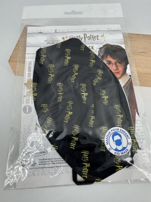 Harry Potter - Masque textile noir inscriptions Harry Potter jaunes - 100% coton - Taille enfant