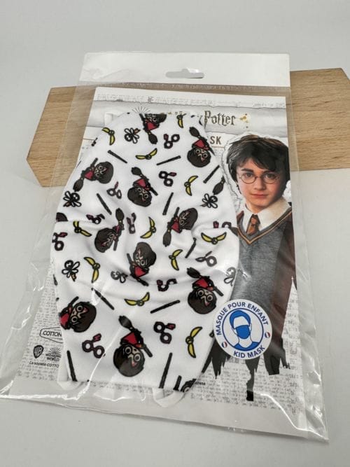 Harry Potter - Masque textile personnages dessinés Harry au Quidditch - 100% coton - Taille enfant