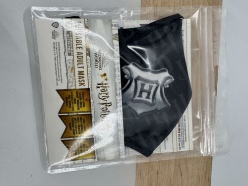 Harry Potter - Masque textile Armoirie Hogwarts (Poudlard) - Taille adulte