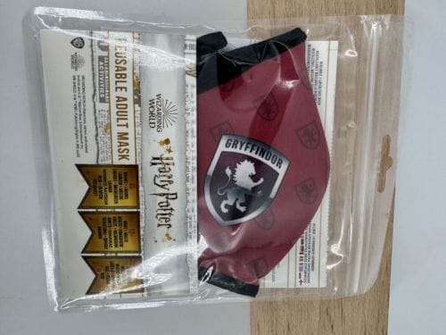 Harry Potter - Masque textile Armoirie Gryffindor (Gryffondor) bordeaux et noir - Taille adulte