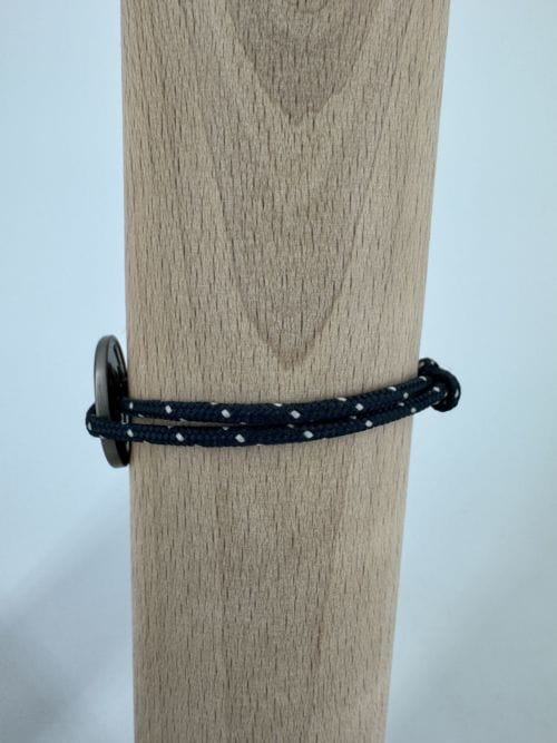 Le vent à la française Bracelet Homme - Rose des vents points cardinaux 2 cm de diamètre - bracelet moucheté noir et blanc - Résistant à l'eau - taille ajustable - confectionné à la main