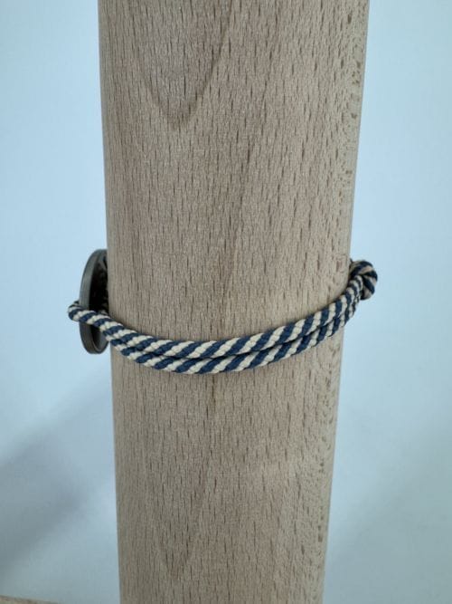 Le vent à la française Bracelet Homme - Rose des vents points cardinaux 2 cm de diamètre - bracelet rayures bleues marrons - Résistant à l'eau - taille ajustable - confectionné à la main