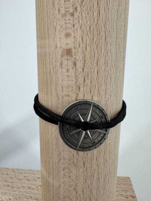 Le vent à la française Bracelet Homme - Rose des vents points cardinaux 2 cm de diamètre - bracelet noir uni - Résistant à l'eau - taille ajustable - confectionné à la main