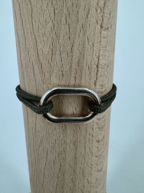 Le vent à la française Bracelet Homme - Oval et plat 2 x 1,5 cm - bracelet vert uni - Résistant à l'eau - taille ajustable - confectionné à la main