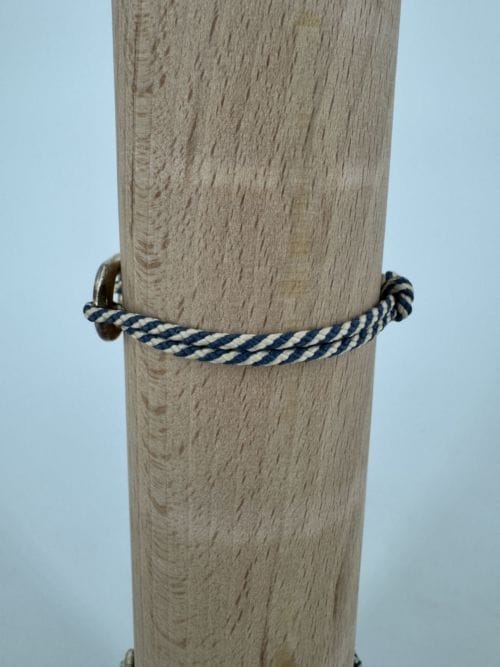 Le vent à la française Bracelet Homme - Oval et plat 2 x 1,5 cm - bracelet rayures bleues et marrons - Résistant à l'eau - taille ajustable - confectionné à la main