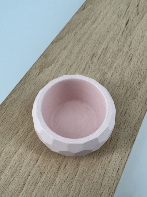 Range bagues jesmonite rose CG Home