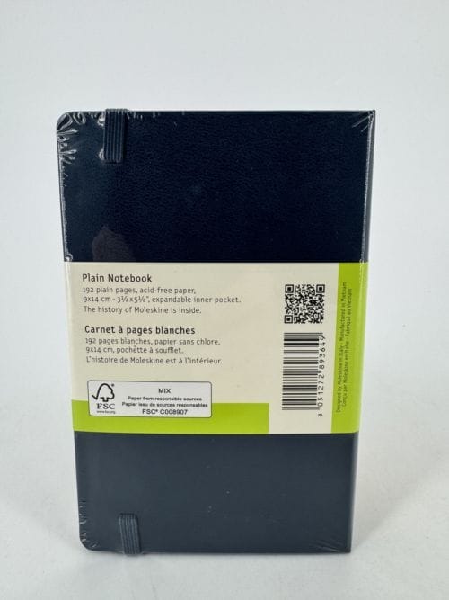 Moleskine Classic Collection Plain Notebook Hard Cover - Carnet bleu foncé à pages blanches - 192 pages