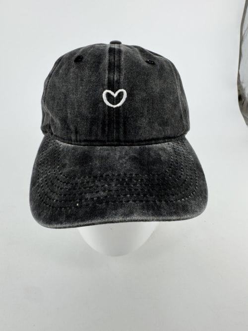 Casquette Grise - Coeur Blanc
