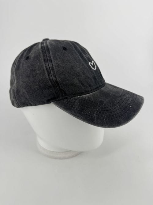 Casquette Grise - Coeur Blanc