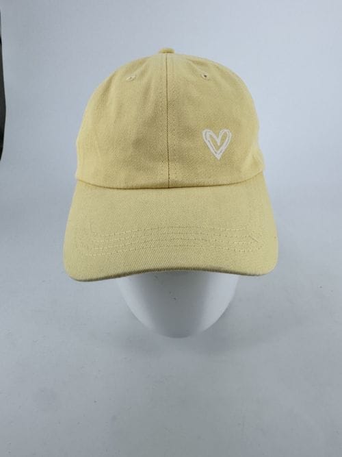Casquette Jaune - Petit Coeur Blanc