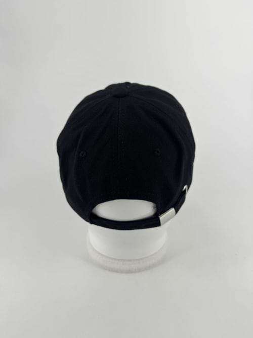 Casquette Noire - Marguerite Blanche