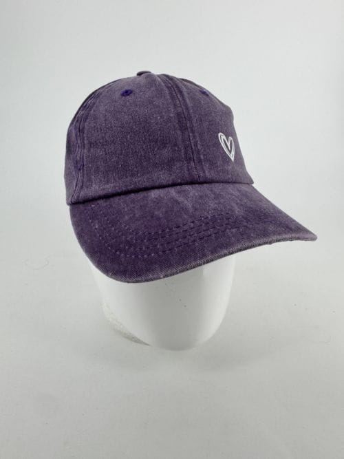 Casquette Violette - Petit coeur Blanc