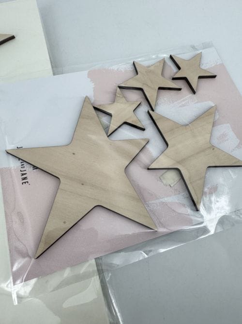 Suspensions en bois - June et Jane - 1 lune et 5 étoiles