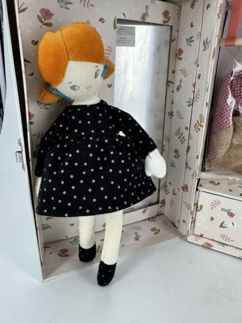 Valise et poupée La petite penderie Moulin Roty 3575676425640