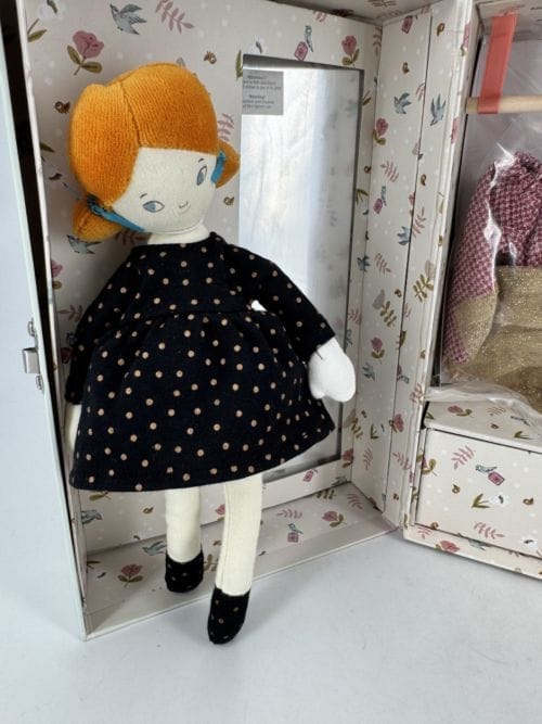 Valise et poupée La petite penderie Moulin Roty 3575676425640
