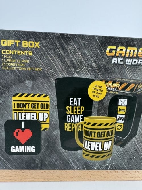 Gamer At Work Gift Box 1 mug 1 grand verre 2 sous-bocks - GB Eye GFB0050