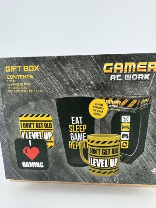 Gamer At Work Gift Box 1 mug 1 grand verre 2 sous-bocks - GB Eye GFB0050