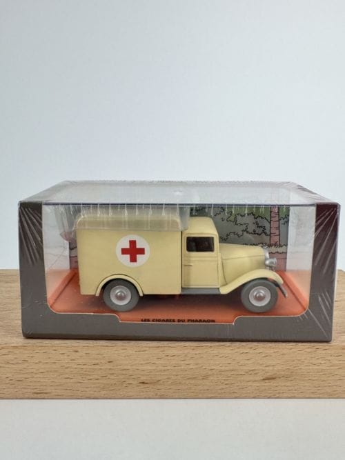 Tintin Hergé En voiture avec Tintin - L'ambulance de l'asile - Les cigares du pharaon - Moulinsart 2013 - Référence 2528018