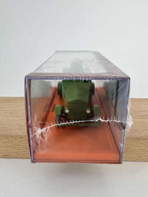 Tintin Hergé En voiture avec Tintin - L'automitrailleuse blindée - Le lotus bleu - Moulinsart 2013 - Référence 2528023