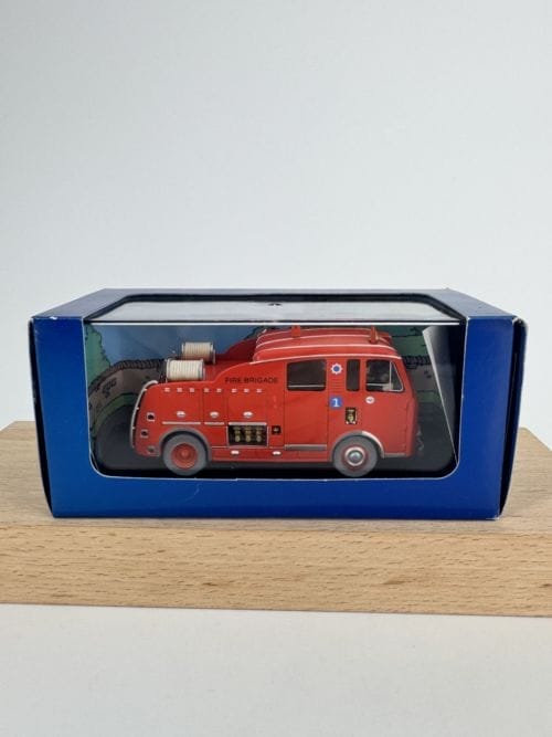 Tintin Hergé En voiture avec Tintin - Le camion des pompiers de l'île noire - Moulinsart 2006 - Référence 2 118 042 - éditions Atlas