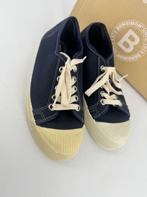 Chaussures femme Bensimon Romy B79 marine Taille 38 La semelle d'une des deux est plus jaune que l'autre