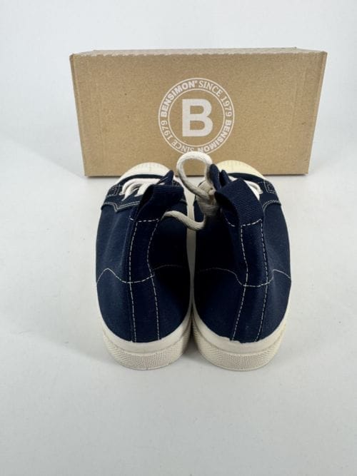 Chaussures enfant Bensimon Stella B79 marine Taille 31 La semelle d'une des deux est plus jaune que l'autre