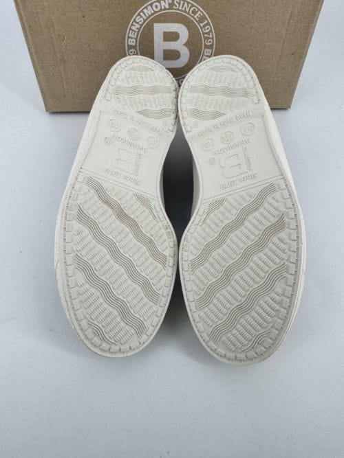 Chaussures enfant Bensimon Stella B79 marine Taille 31 La semelle d'une des deux est plus jaune que l'autre