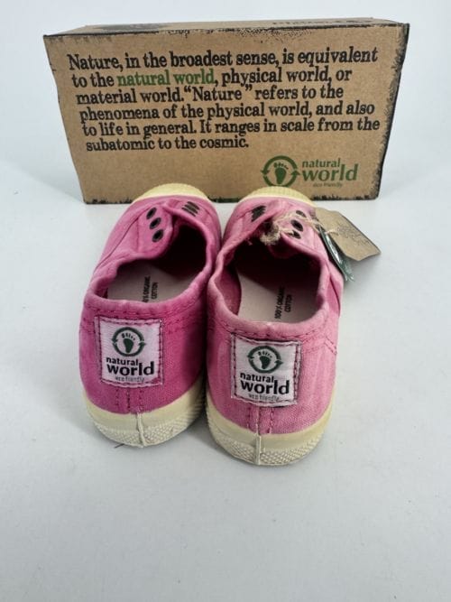 Chaussures enfants sneakers toile élastique coton bio Natural World 470E 612 Fushia Enz - Rose - Taille 28 La semelle d'une des deux est plus jaune que l'autre