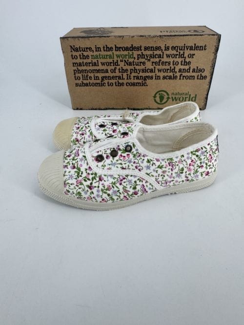 Chaussures enfants sneakers toile élastique coton bio Natural World 471 505 Blanc à fleurs Taille 31 La semelle d'une des deux est plus jaune que l'autre