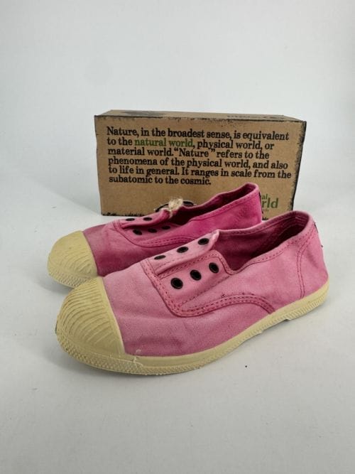 Chaussures enfants sneakers toile élastique coton bio Natural World 470E 612 Fushia Enz - Rose - Taille 32 La semelle d'une des deux est plus jaune que l'autre