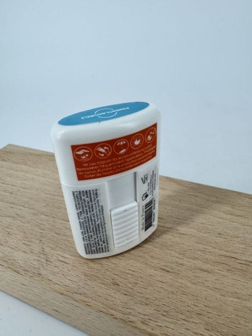 Love Stick Solaire Teinté Formule Bio IP50+ Visage Et Lèvres Couleur Turquoise 10g 3700276349908